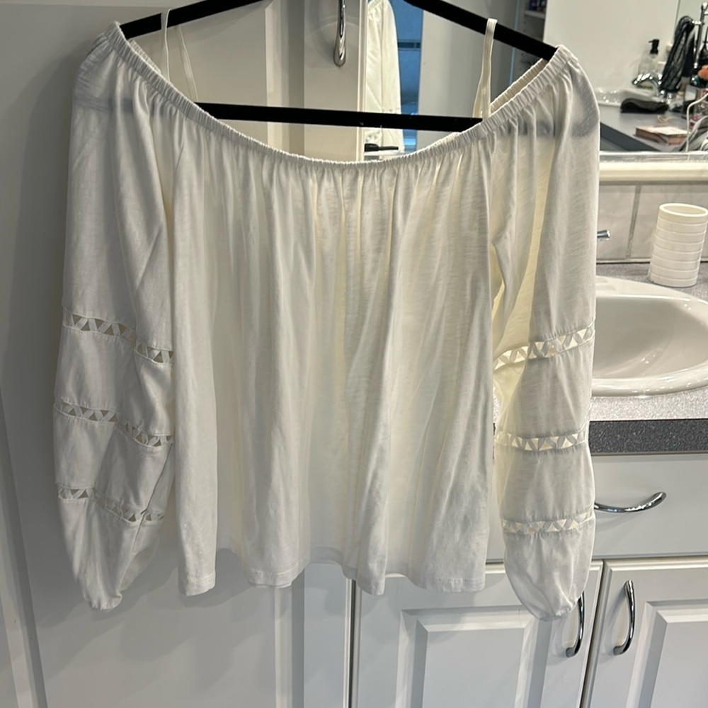 Lily Pulitzer on or off the shoulder shirt